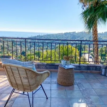 4 Chambres Avec Piscine Et Vue Mer Villa Antibes