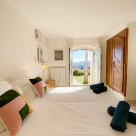 4 Chambres Avec Piscine Et Vue Mer