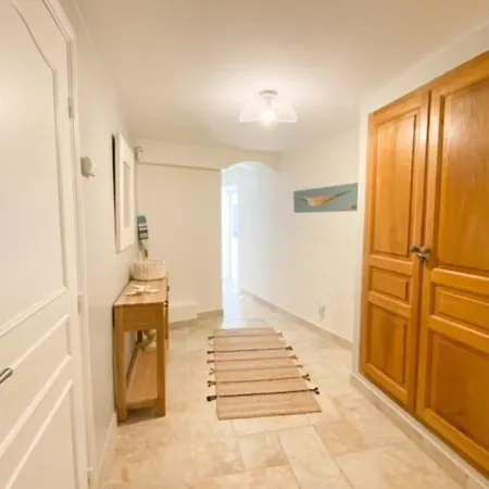 Villa 4 Chambres Avec Piscine Et Vue Mer *