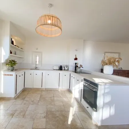 4 Chambres Avec Piscine Et Vue Mer