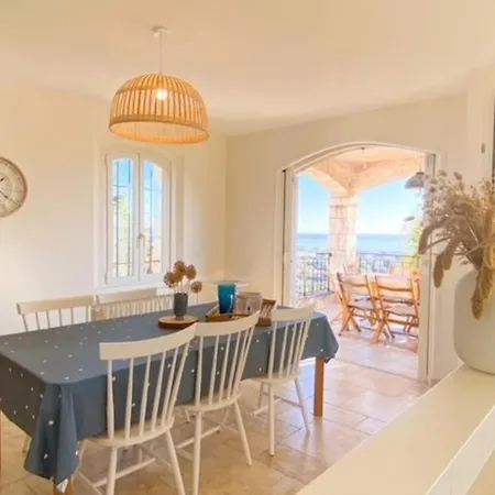 ヴィラ 4 Chambres Avec Piscine Et Vue Mer *